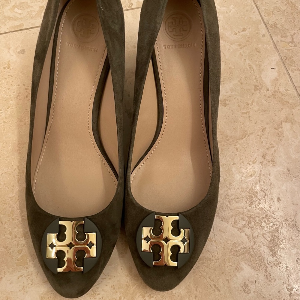 EUC Tory Burch Wedges